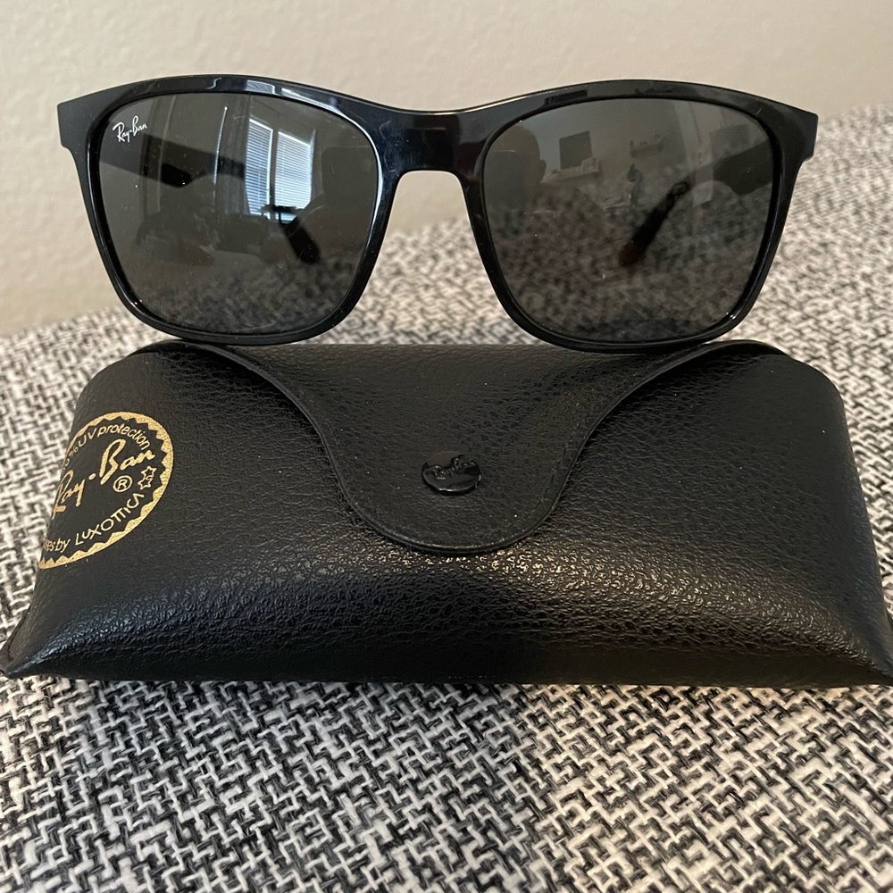 Ray-Ban RB4232 Sunglasses Black